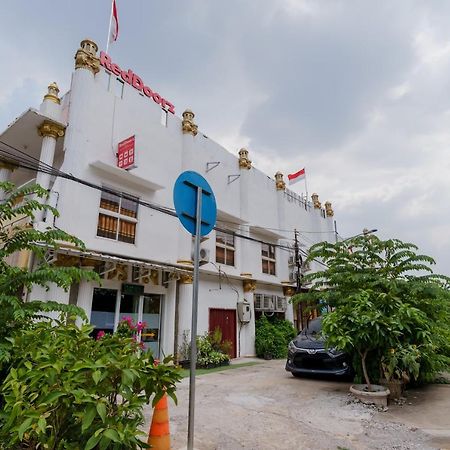 Reddoorz Syariah Near Universitas Borobudur Jakarta Buitenkant foto