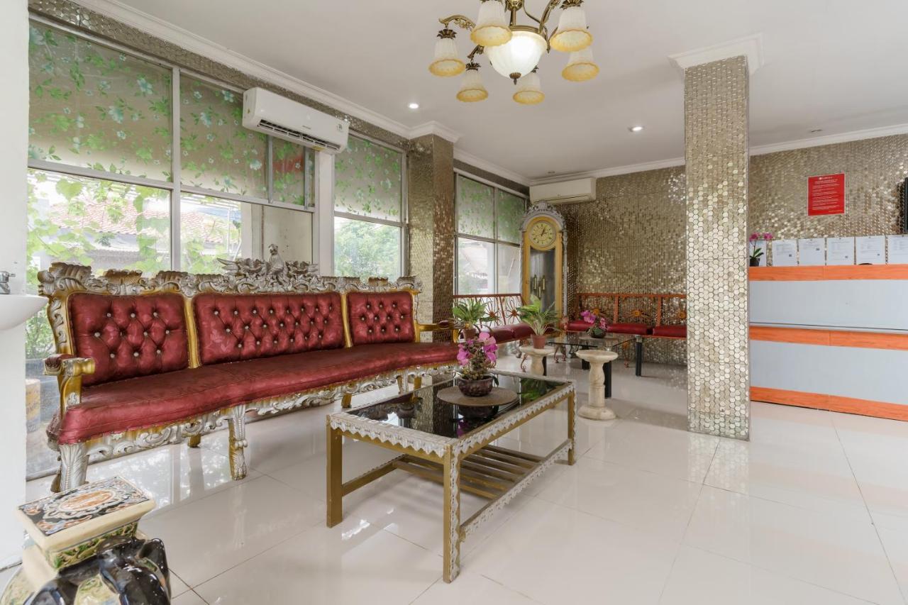 Reddoorz Syariah Near Universitas Borobudur Jakarta Buitenkant foto