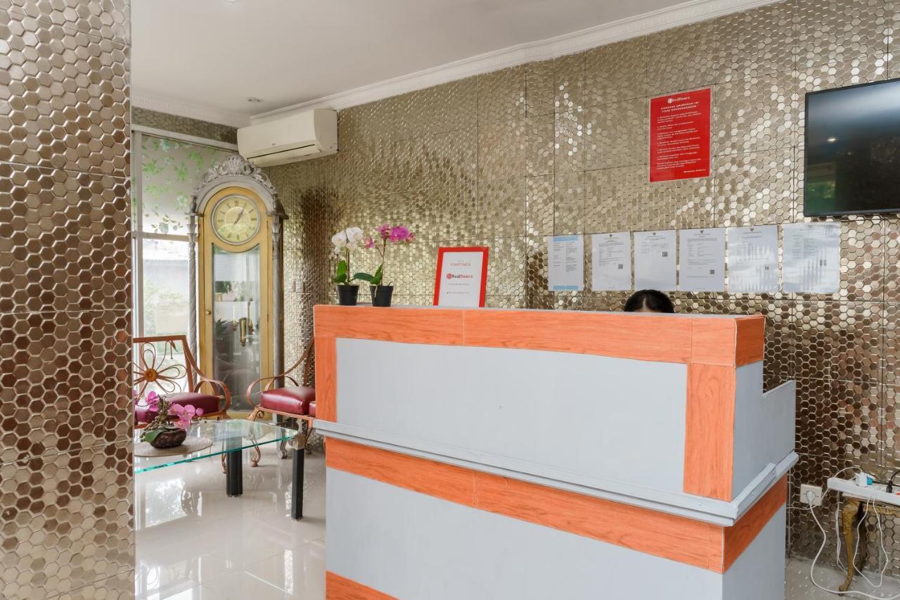 Reddoorz Syariah Near Universitas Borobudur Jakarta Buitenkant foto